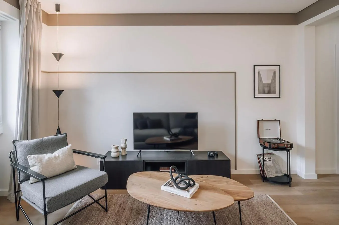 Appartamento Ofir - 2 Bedrooms And Office In Alvalade Lisbona